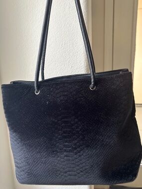PIXIE MOOD Black Velvet Reptile Pattern Tote Shoulder Bag